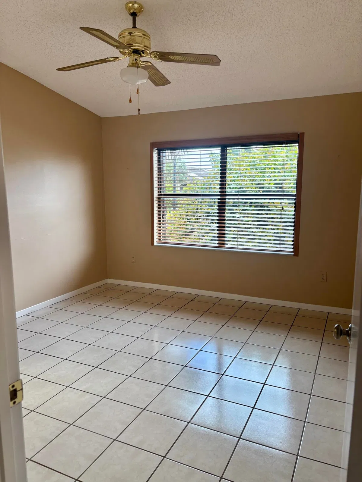 Unit 526 photo 13