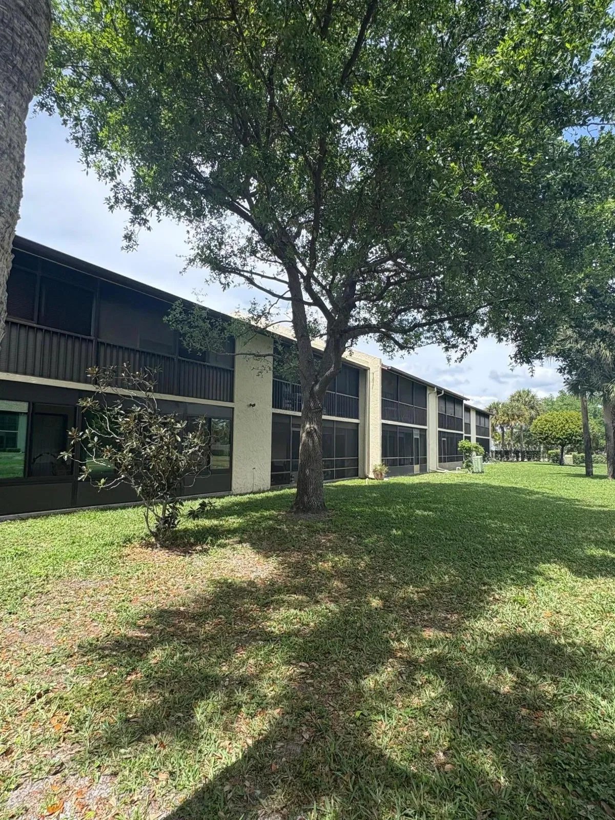 Unit 526 photo 16