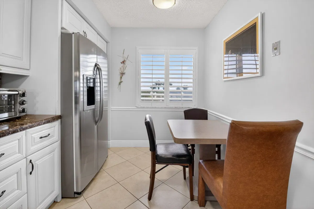 Unit 607 photo 13