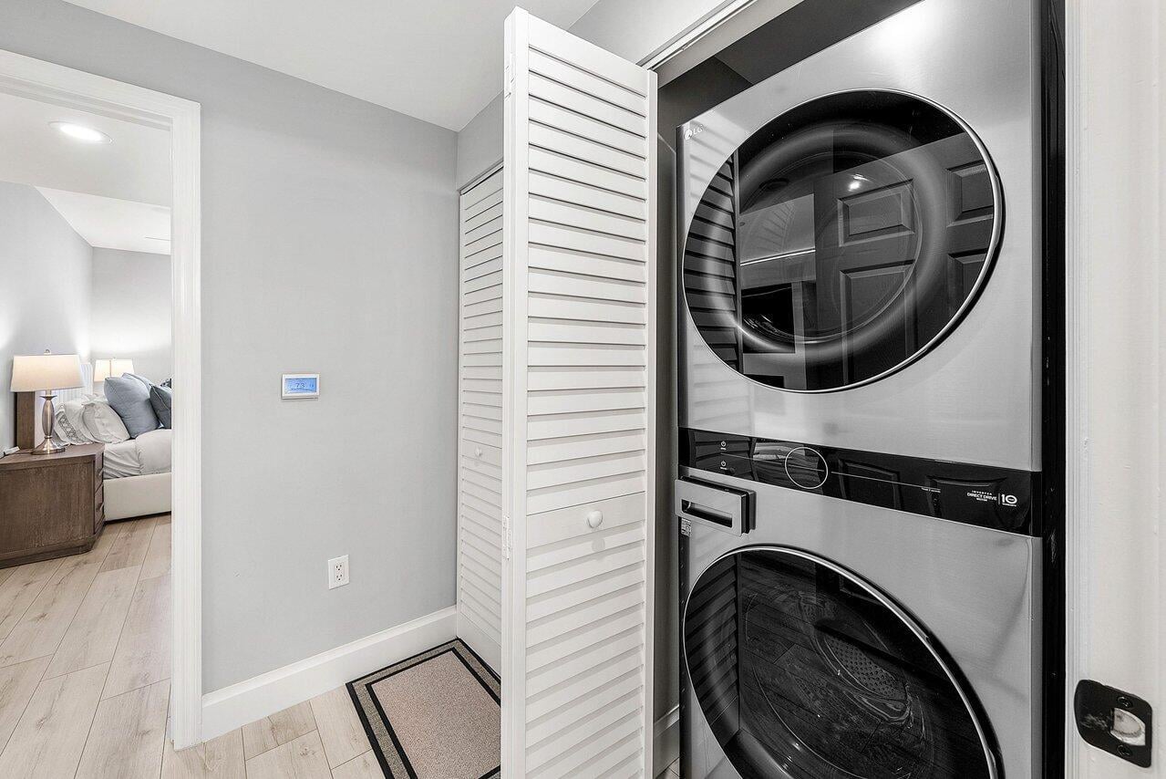 The Strand Unit 1115 photo 19