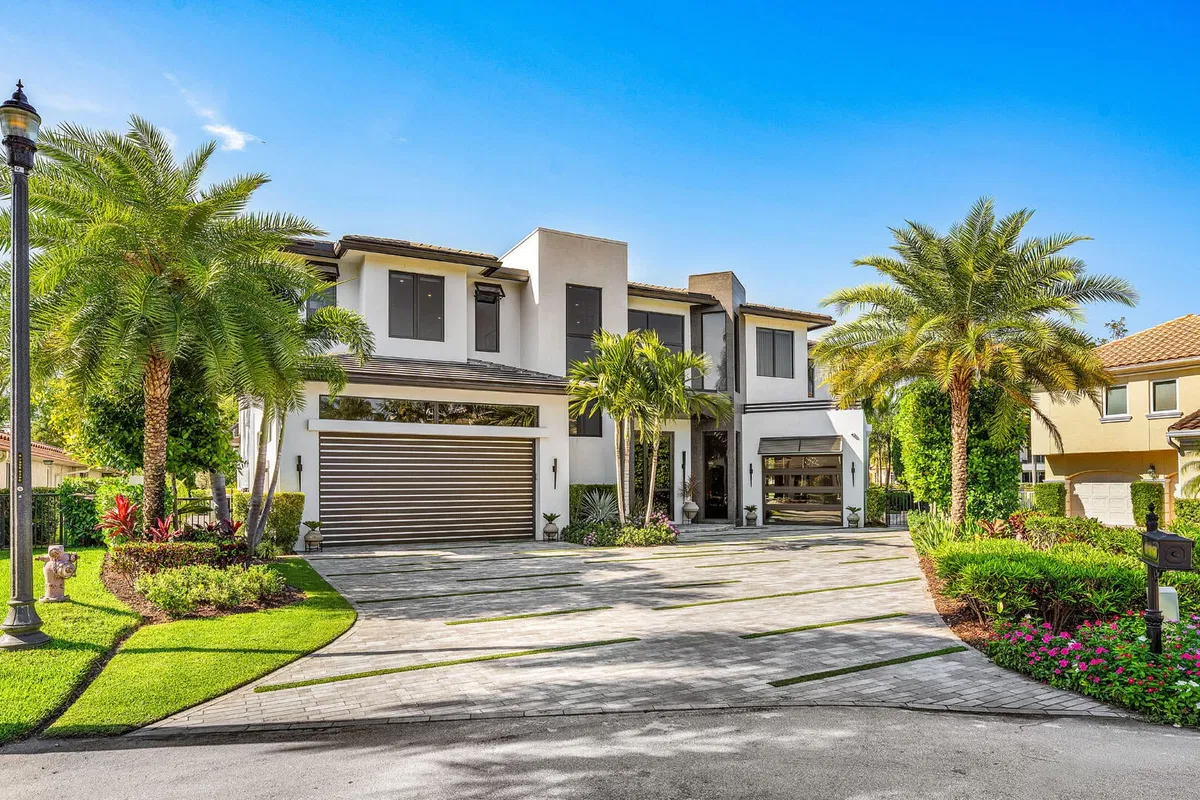 Royal Palm Yacht and Country Club Residence photo 10