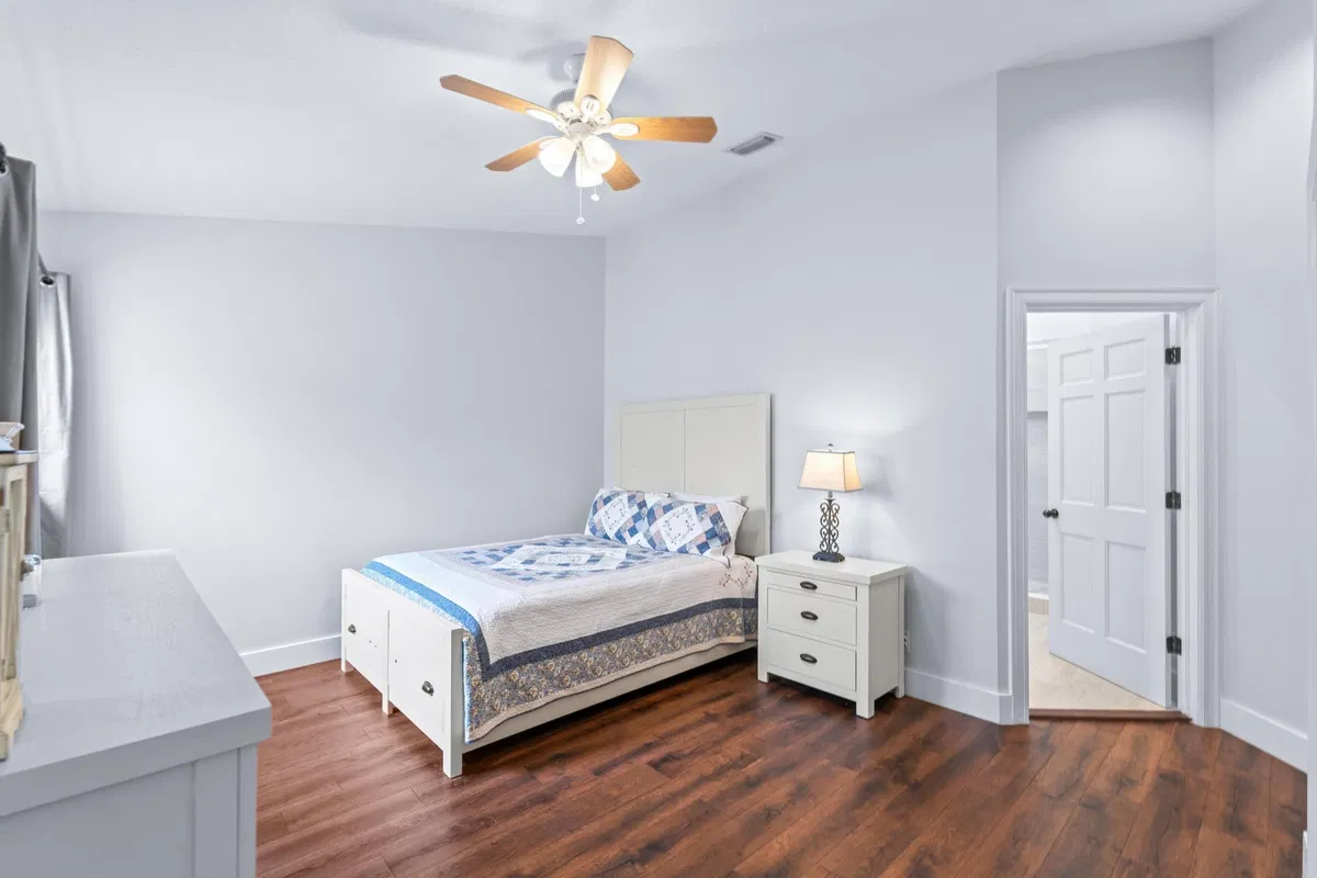 Windsor Way Residence photo 34