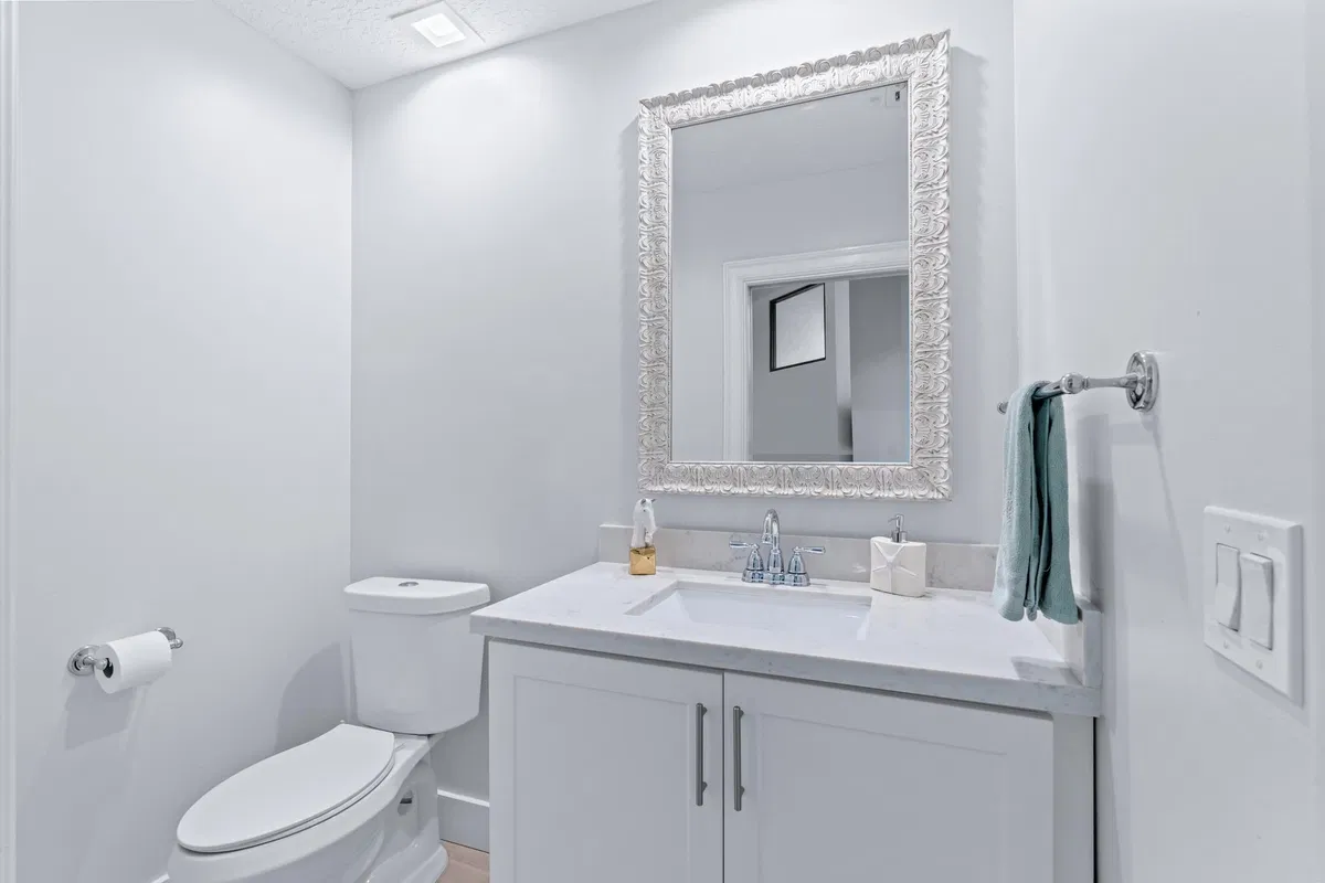 Windsor Way Residence photo 37