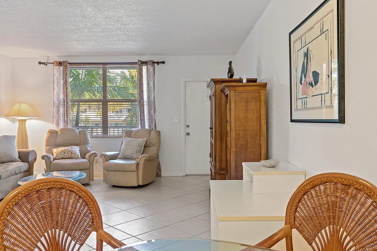  Unit 208 photo 10