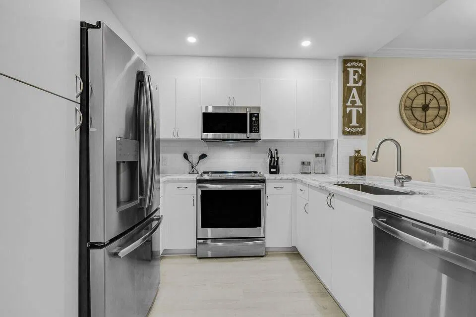 Unit 104 photo 4