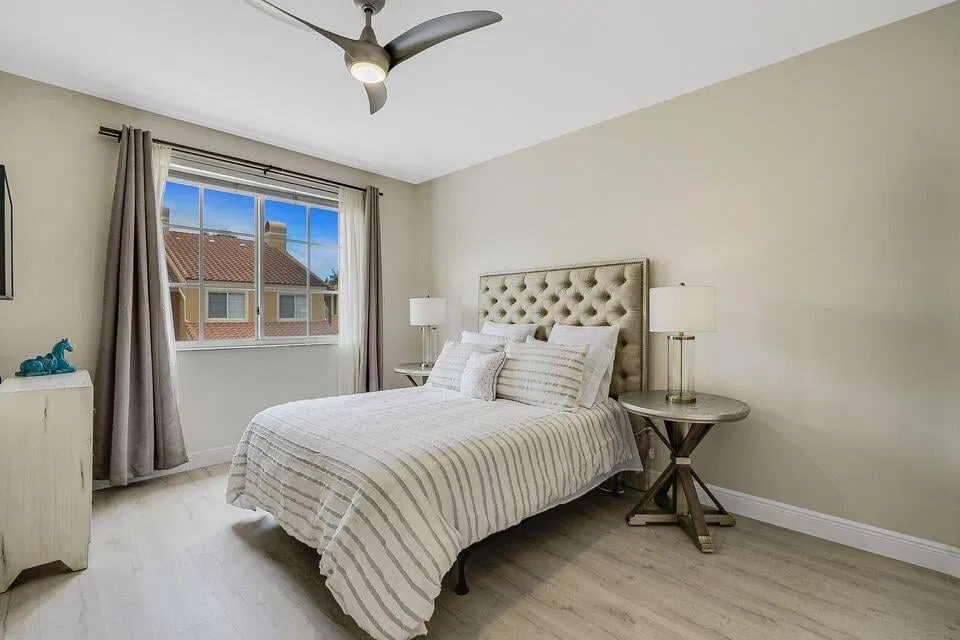 Unit 104 photo 19