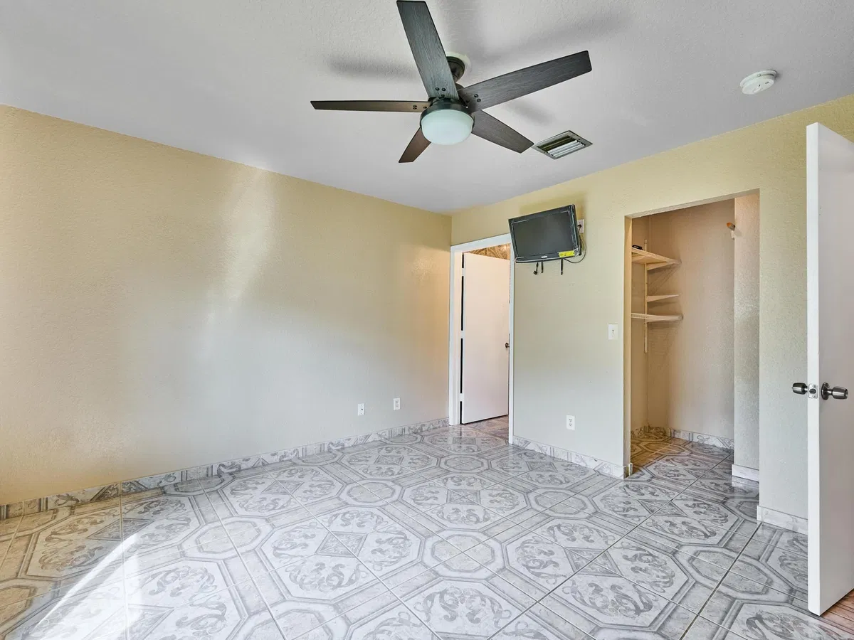  Residence photo 22