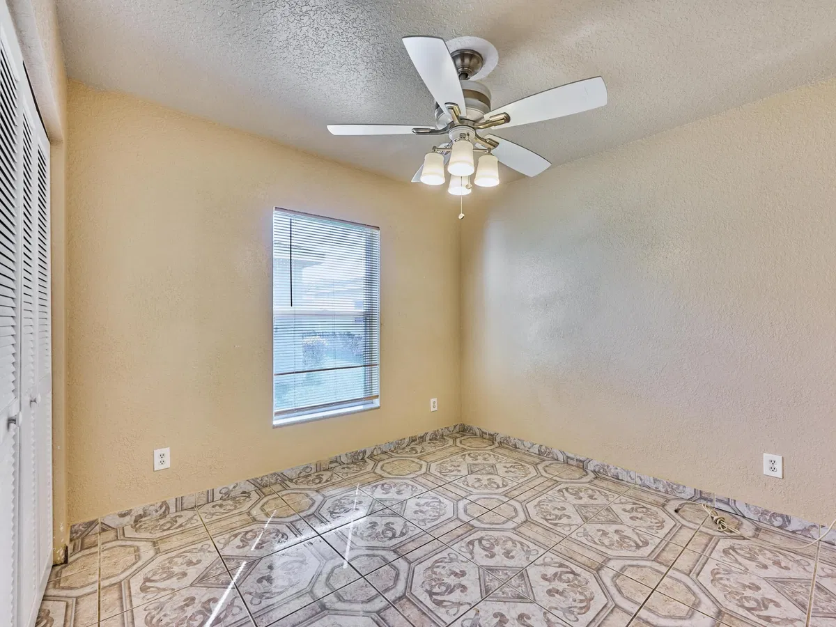  Residence photo 28