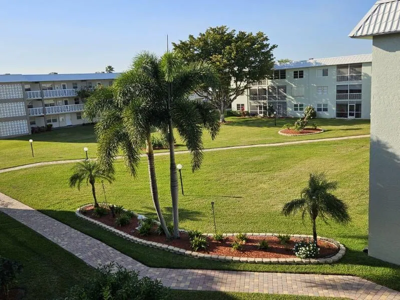 Unit 1239 photo 16