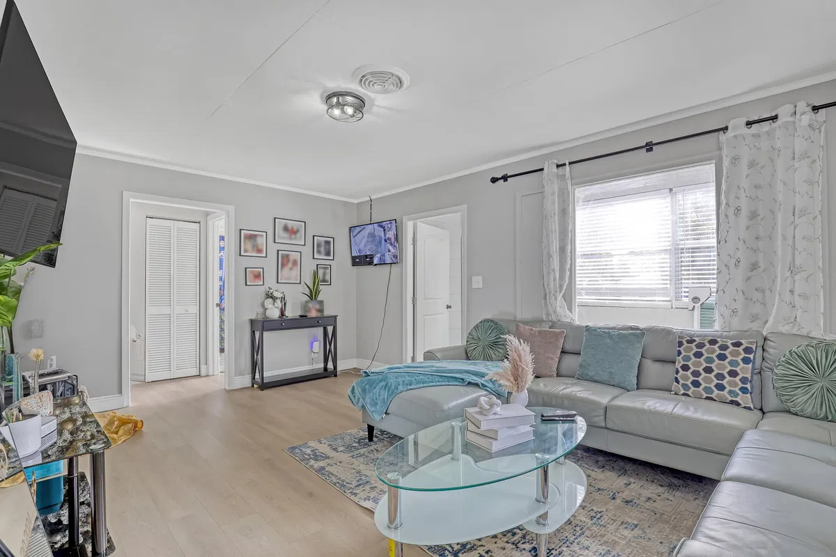 West Palm Beach Residence photo 10