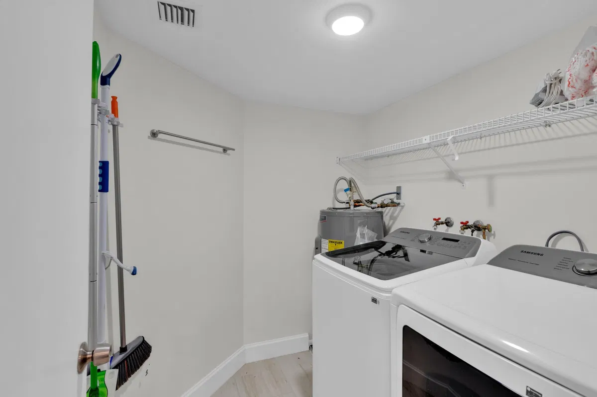  Residence photo 37
