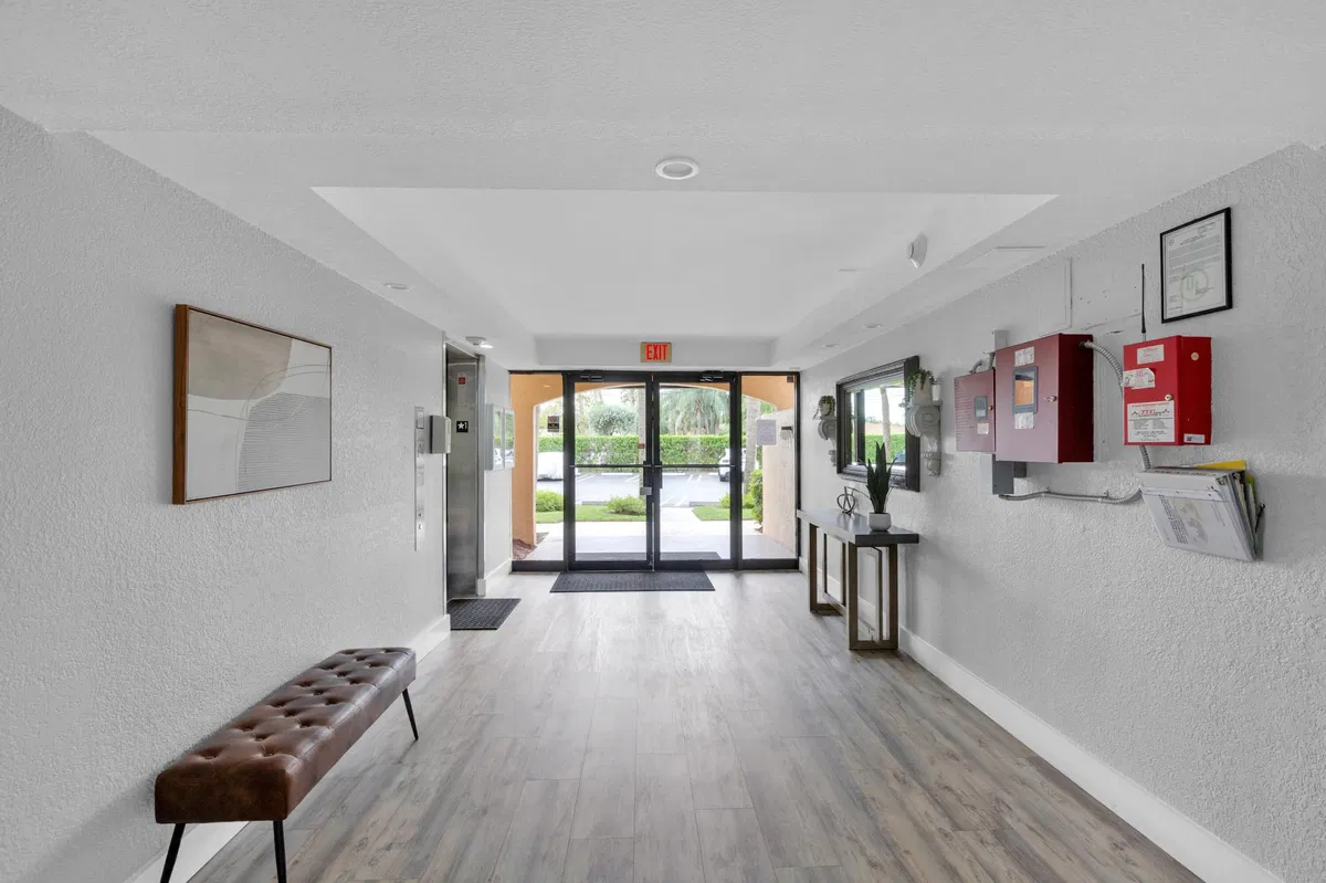  Residence photo 61