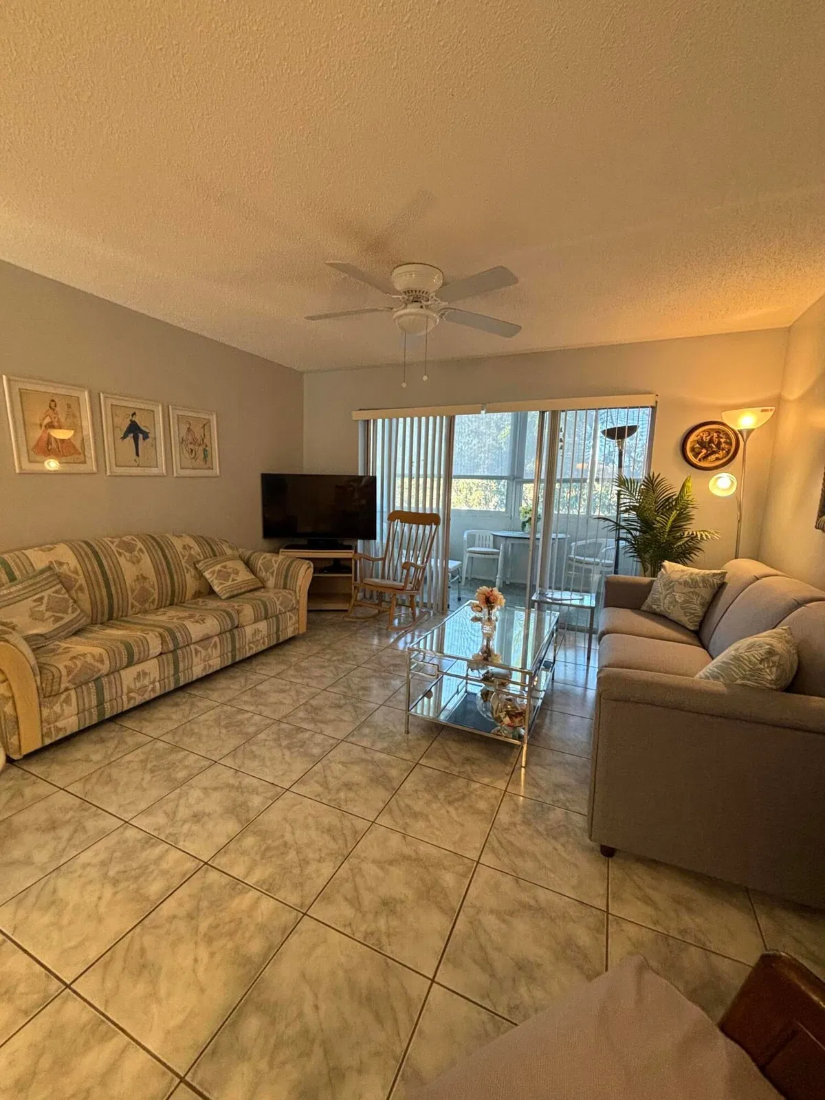 Unit 203 photo 4