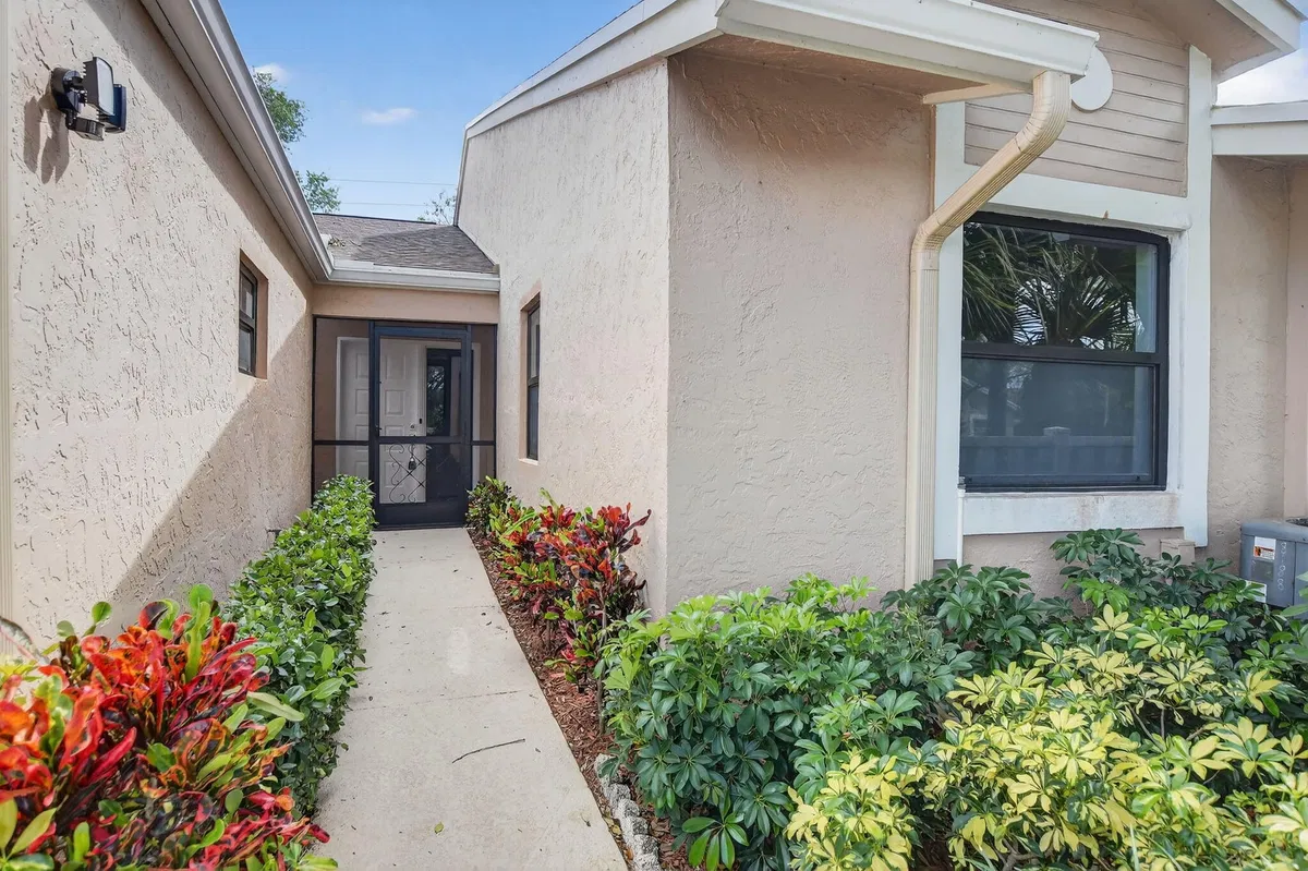 Residence photo 4