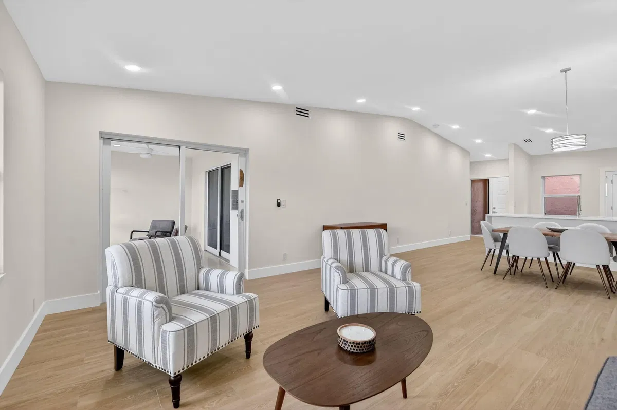 Residence photo 13