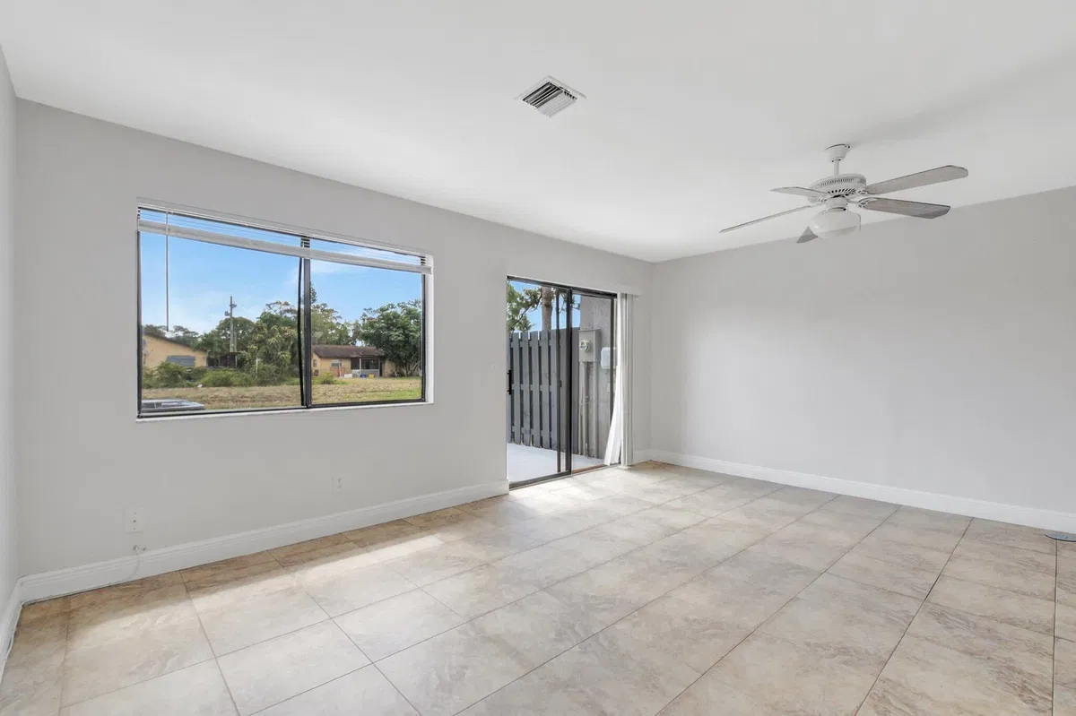 Residence photo 13