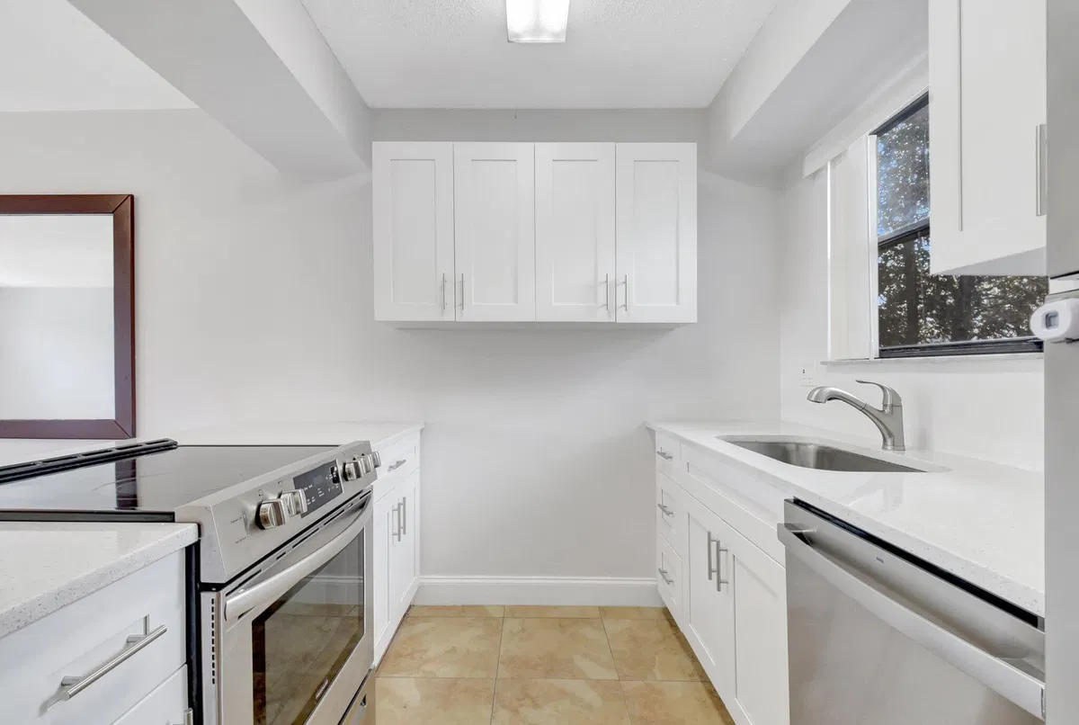 Residence photo 16