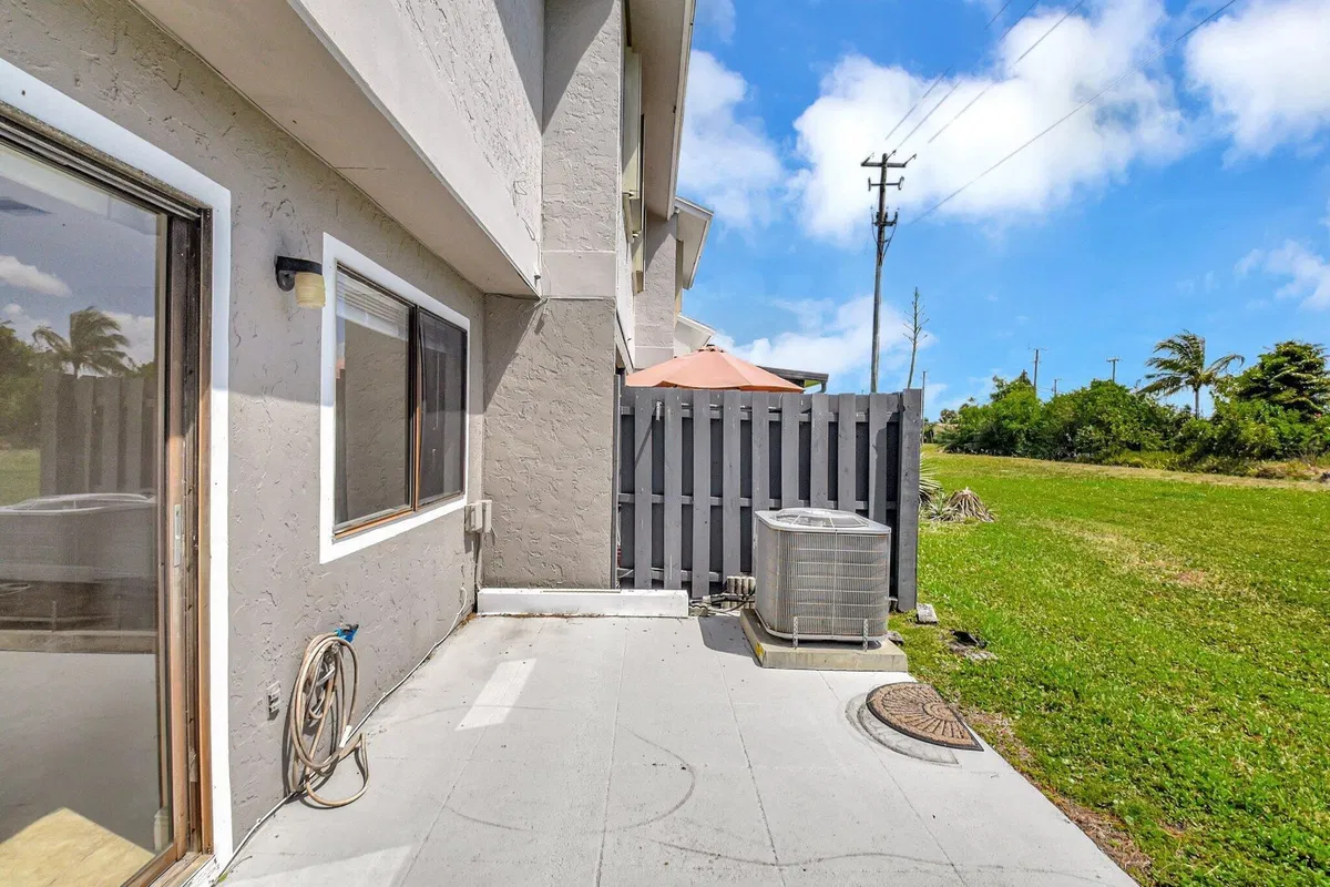 Residence photo 37