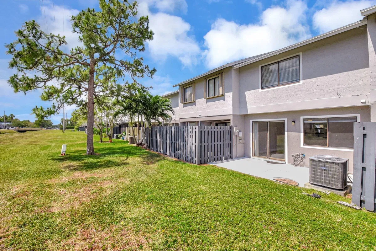 Residence photo 46