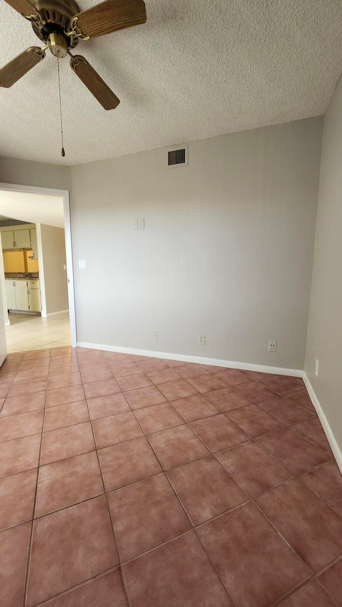 Unit 414 photo 28