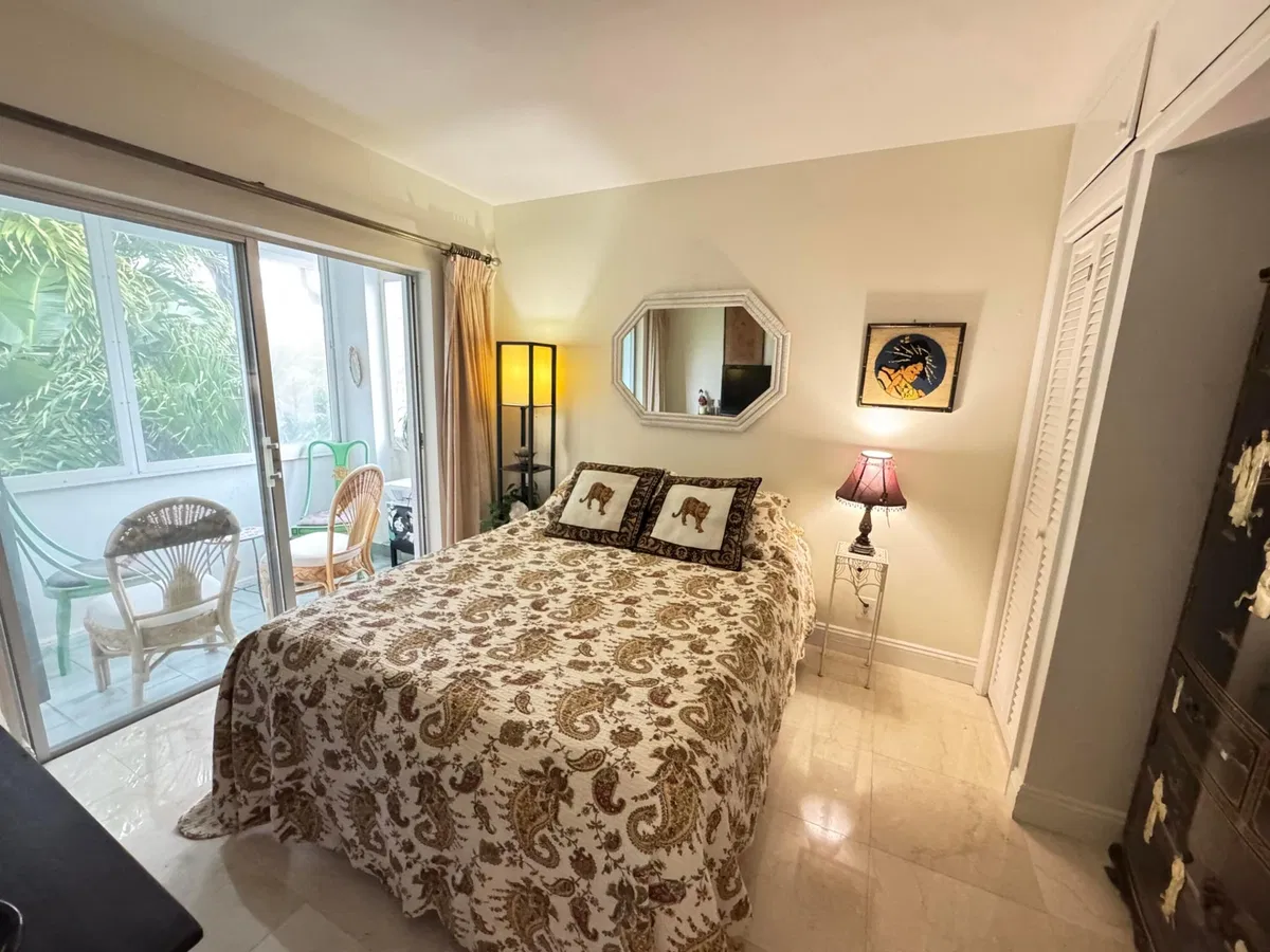 Unit 5-203 photo 13