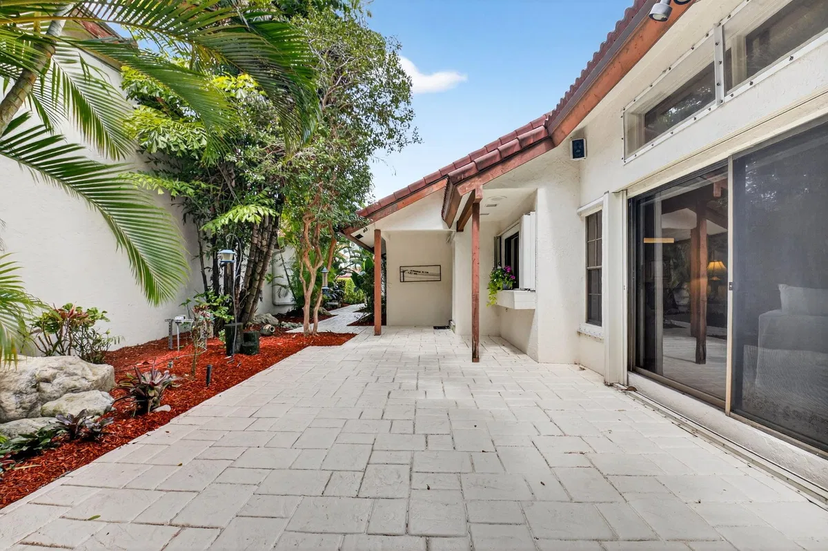 Residence photo 22