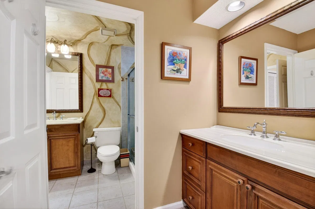 Residence photo 49
