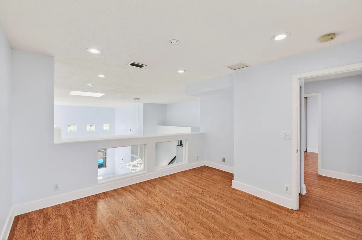 Residence photo 34