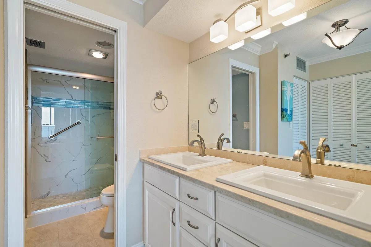 Unit 609 photo 22