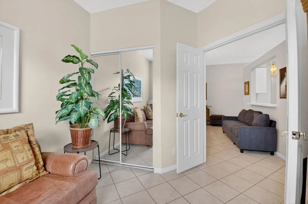  Residence photo 28