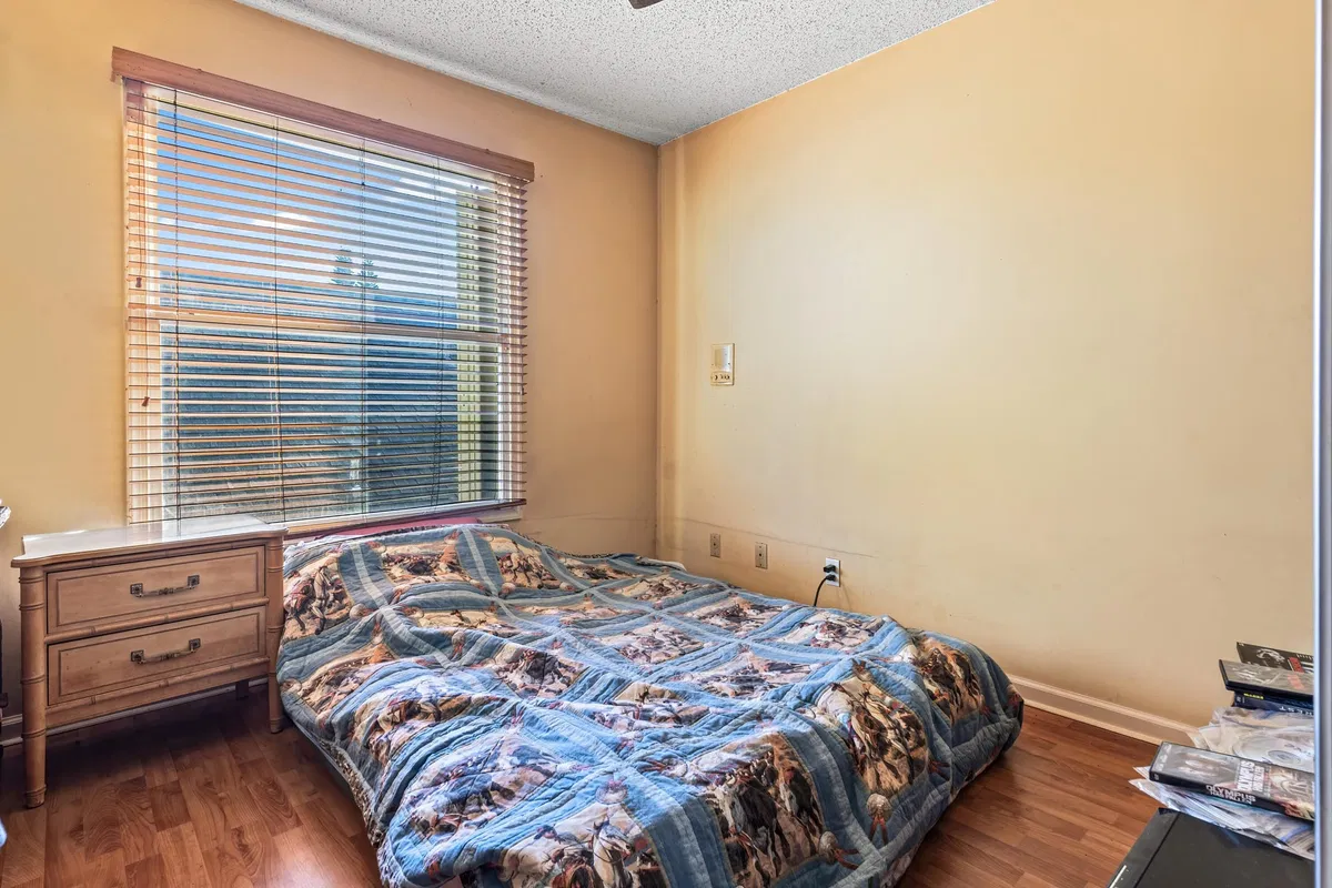 Residence photo 16