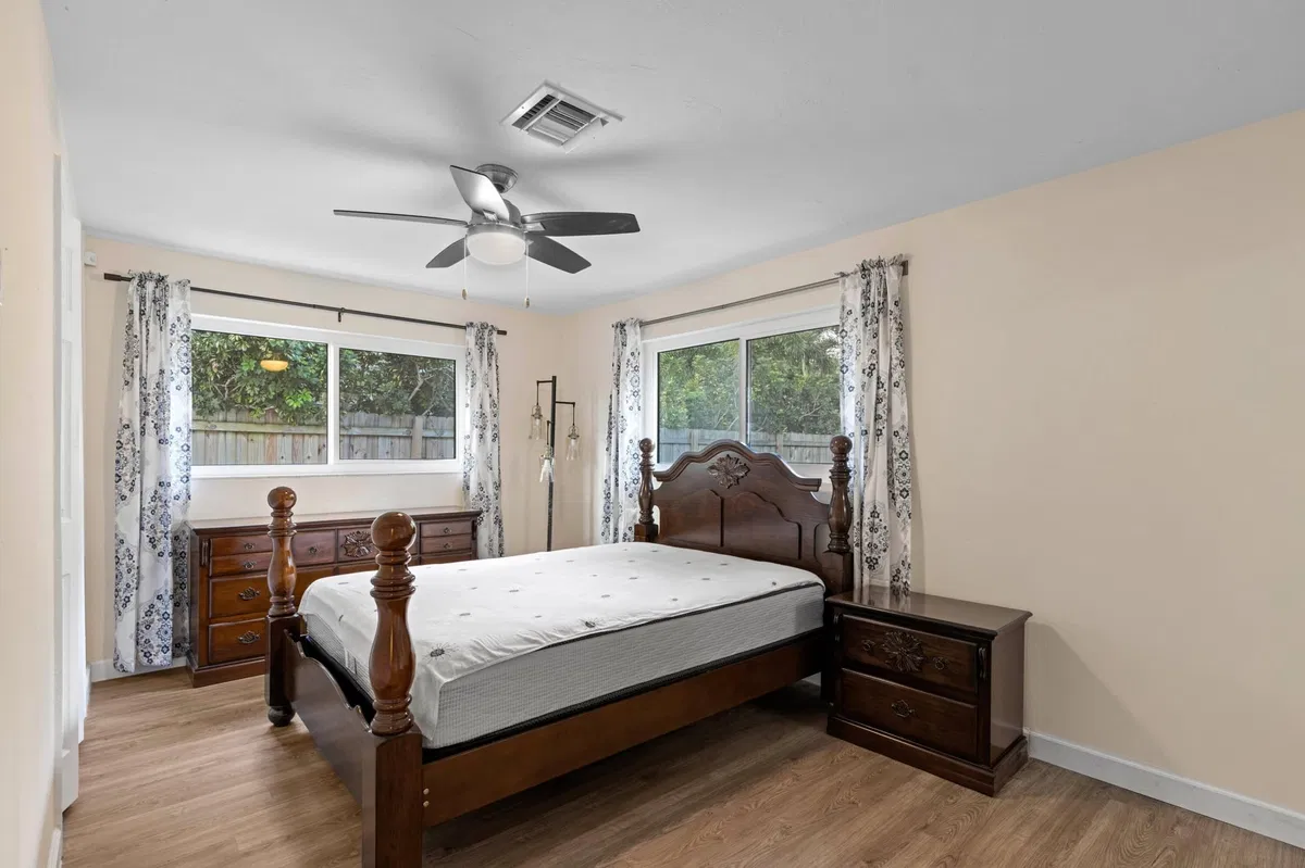 Residence photo 19