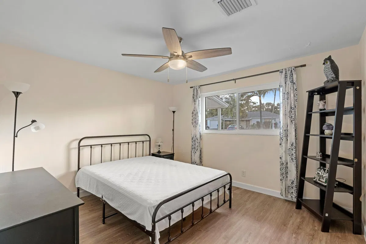 Residence photo 25