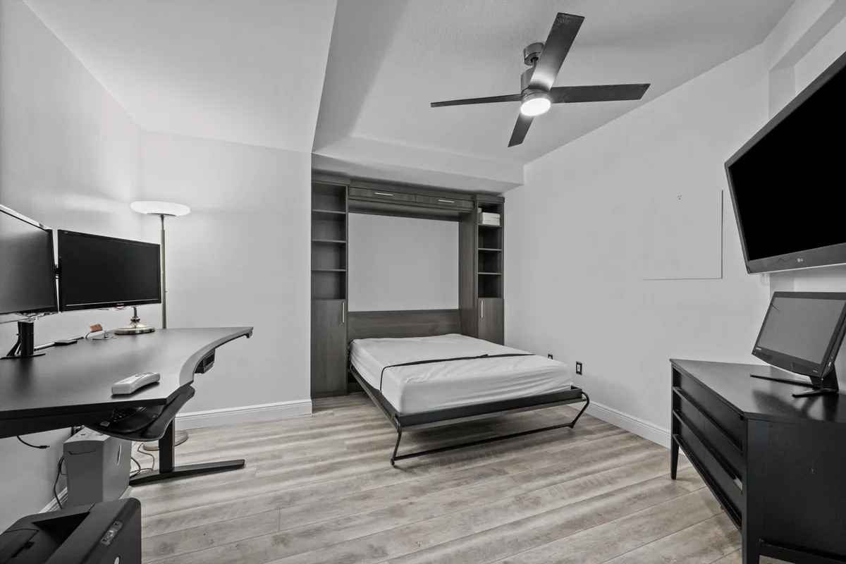 One City Plaza Unit 615 photo 19