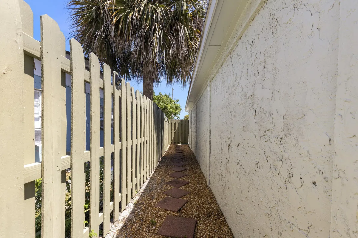 West Palm Beach Residence photo 31