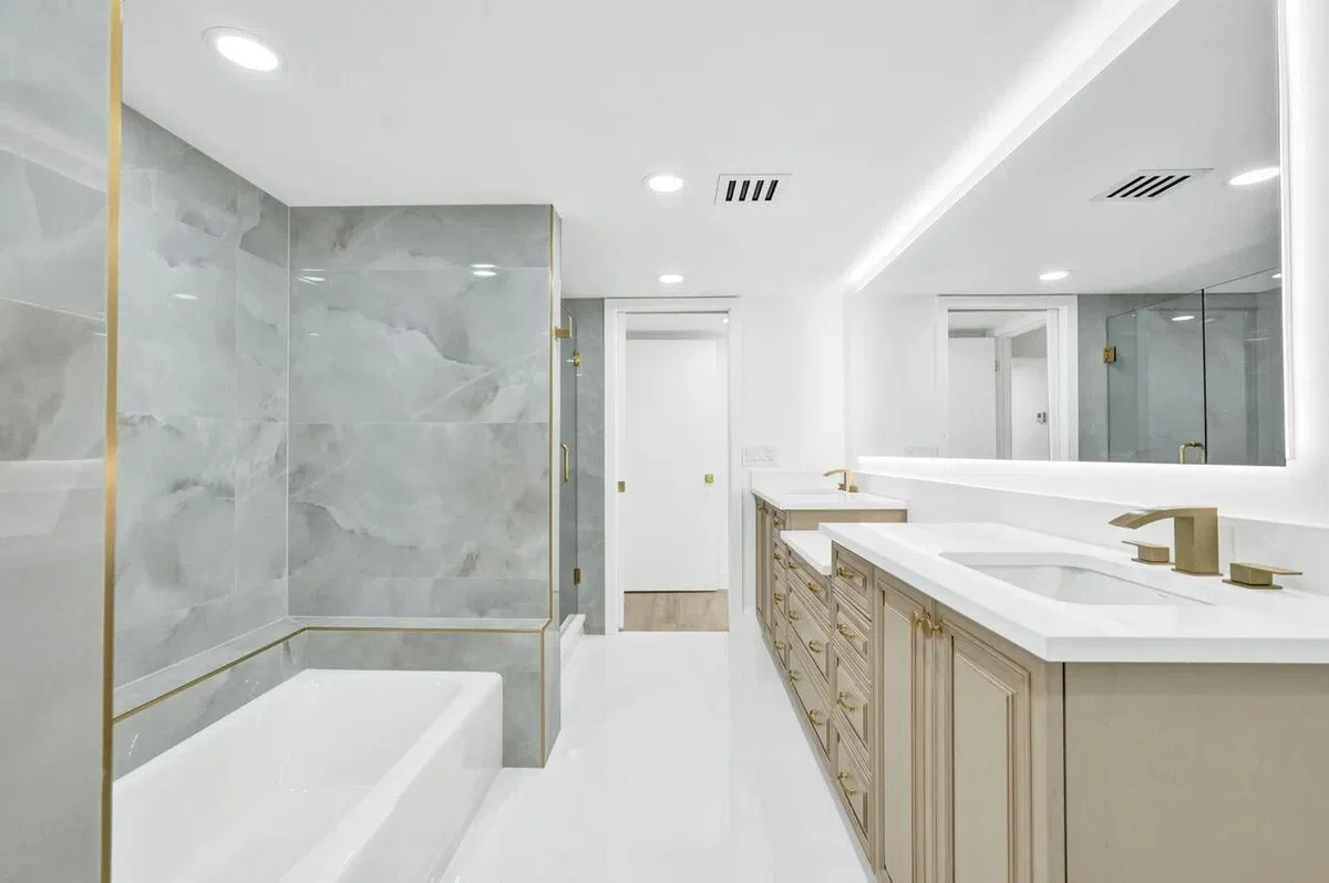 Unit 1041 photo 19