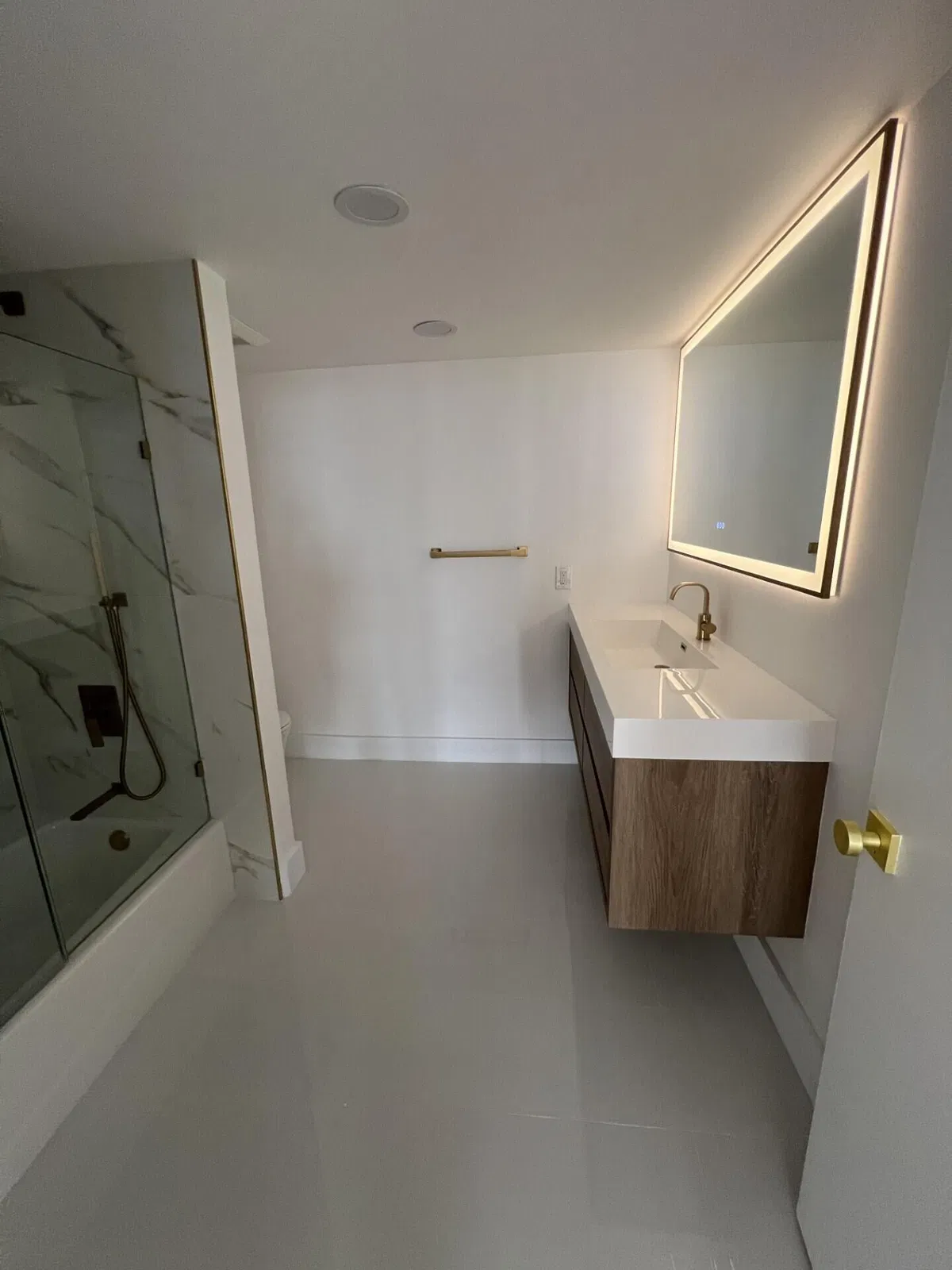 Unit 1041 photo 58