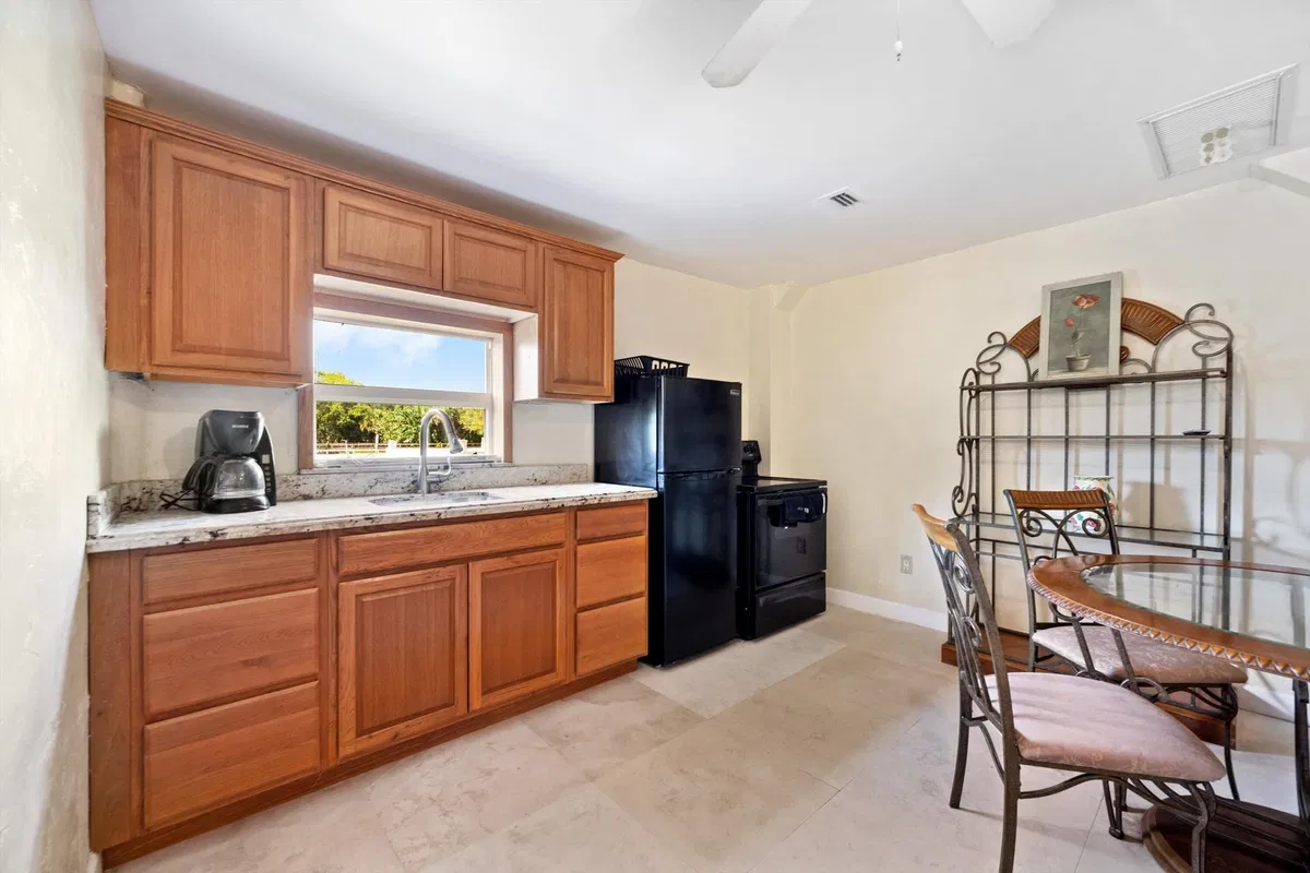 Residence photo 13
