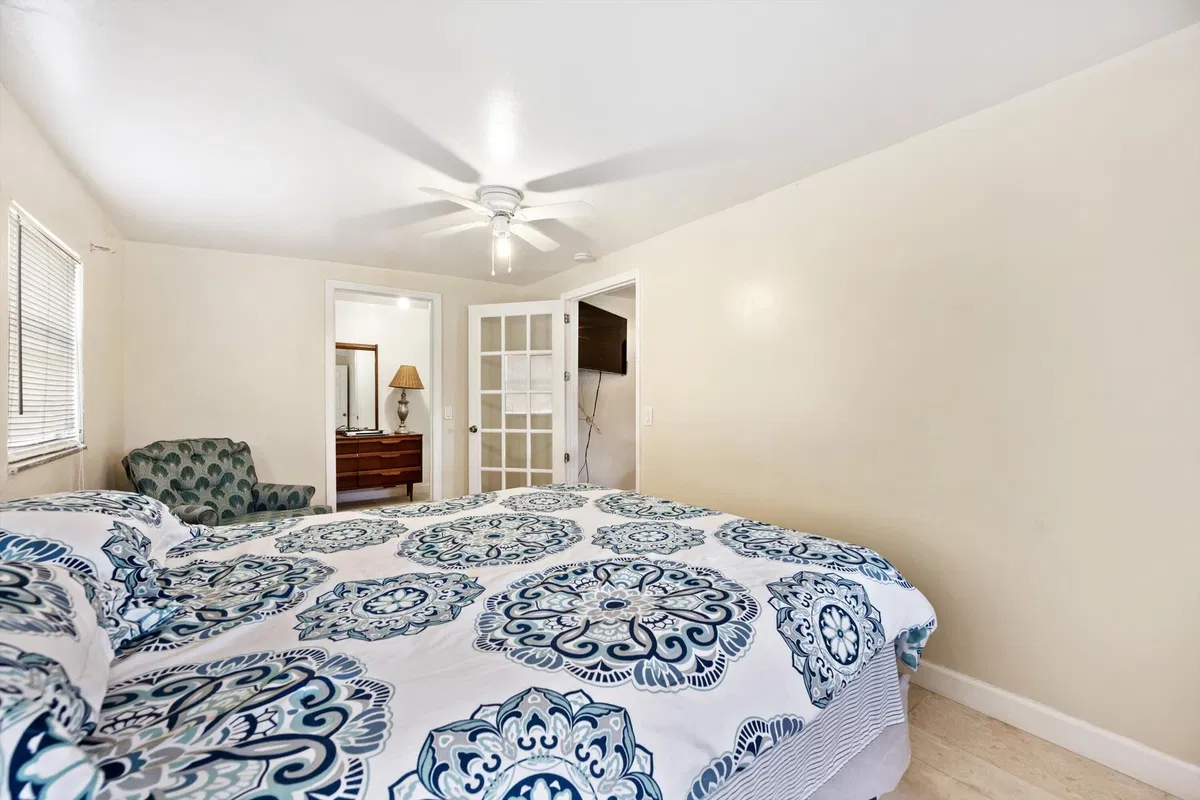 Residence photo 16