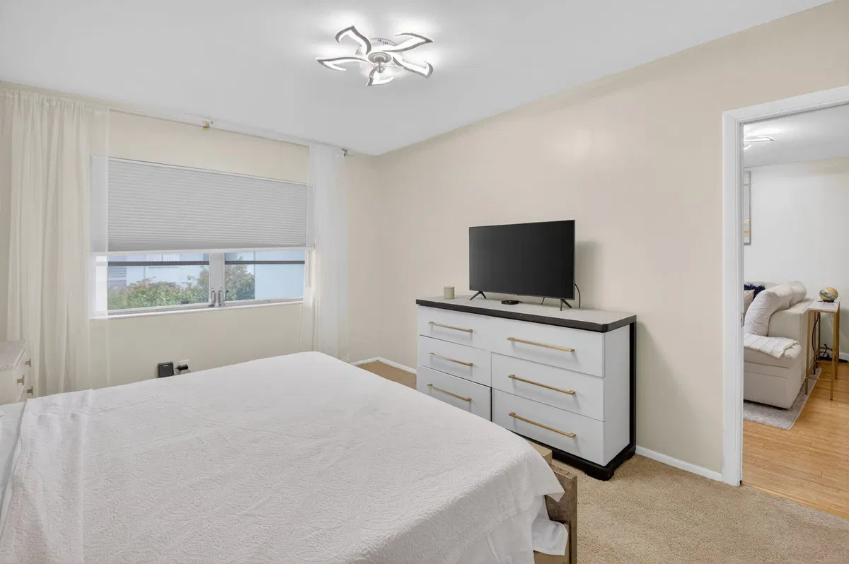 Unit 312 photo 19