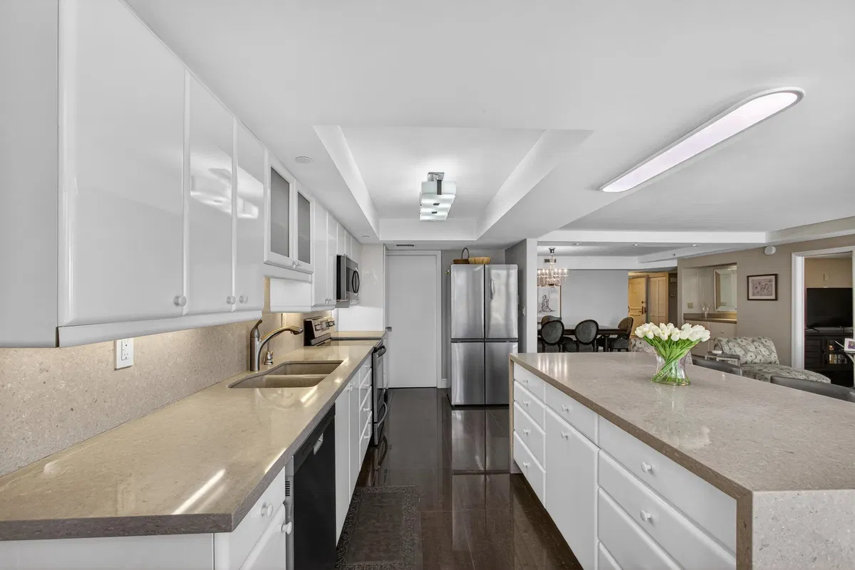 Unit 401 photo 28