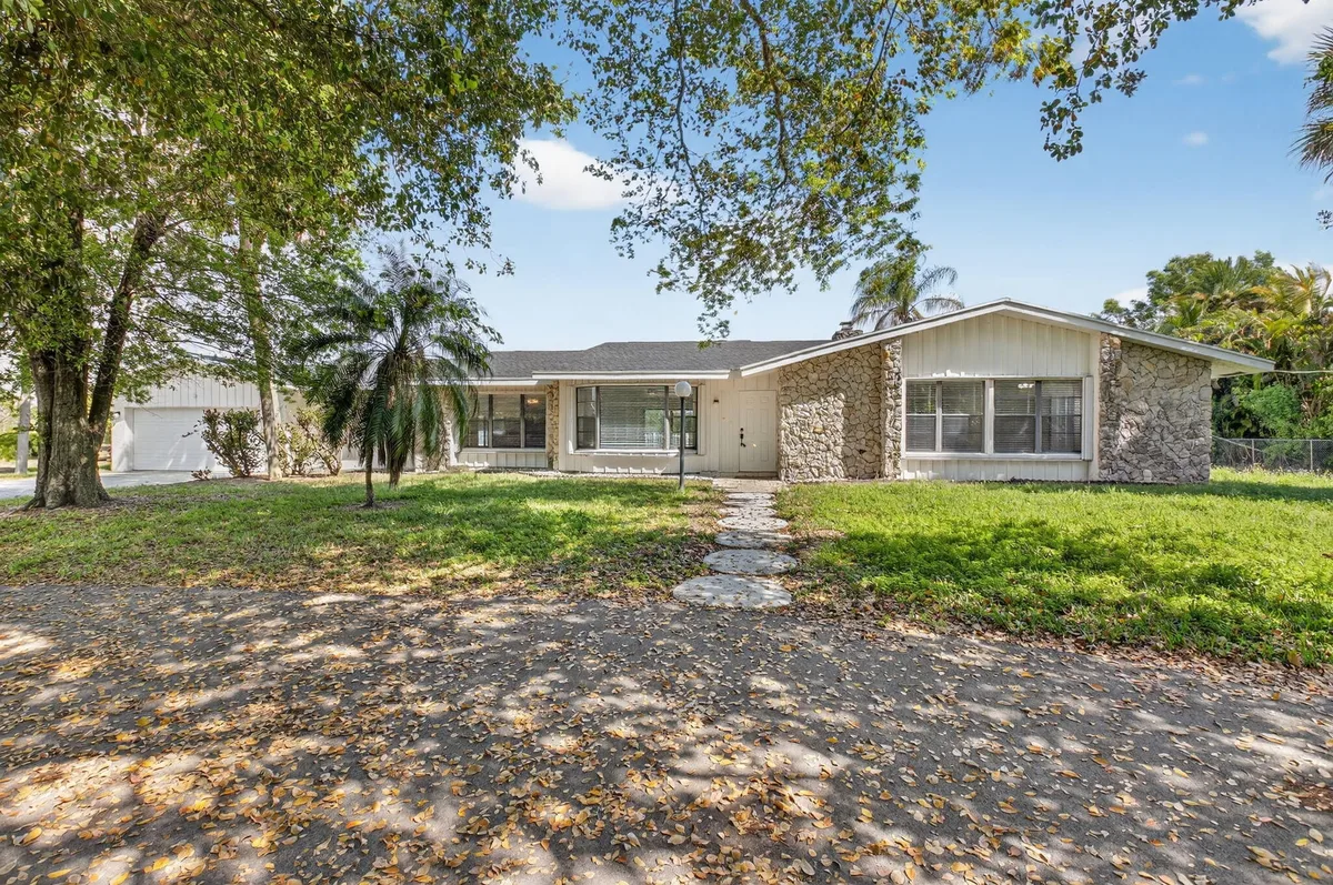 Residence photo 4
