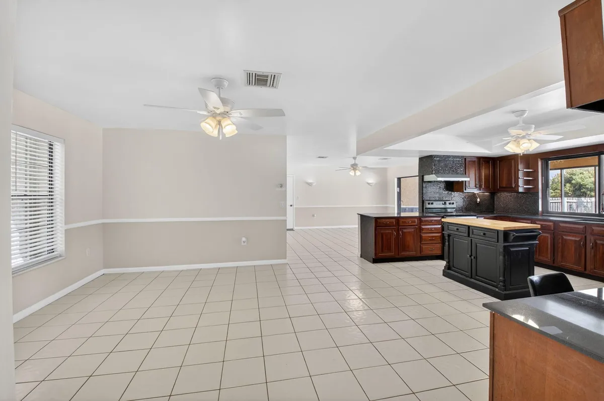 Residence photo 16