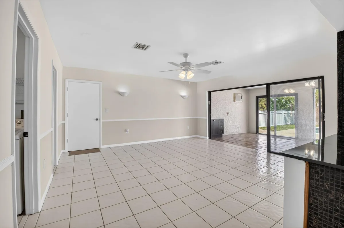 Residence photo 25