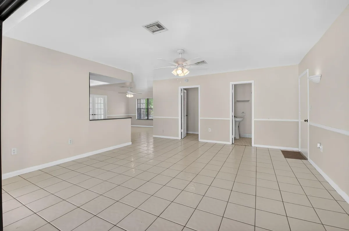 Residence photo 28