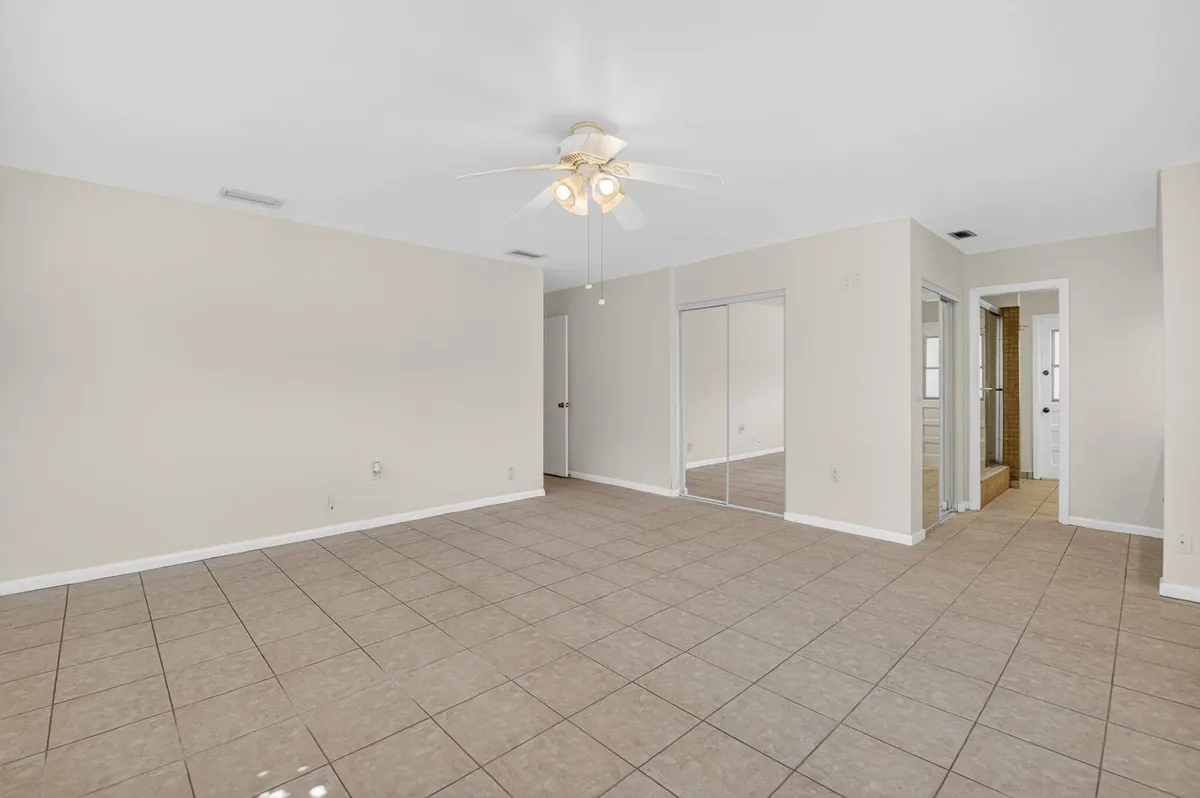 Residence photo 31