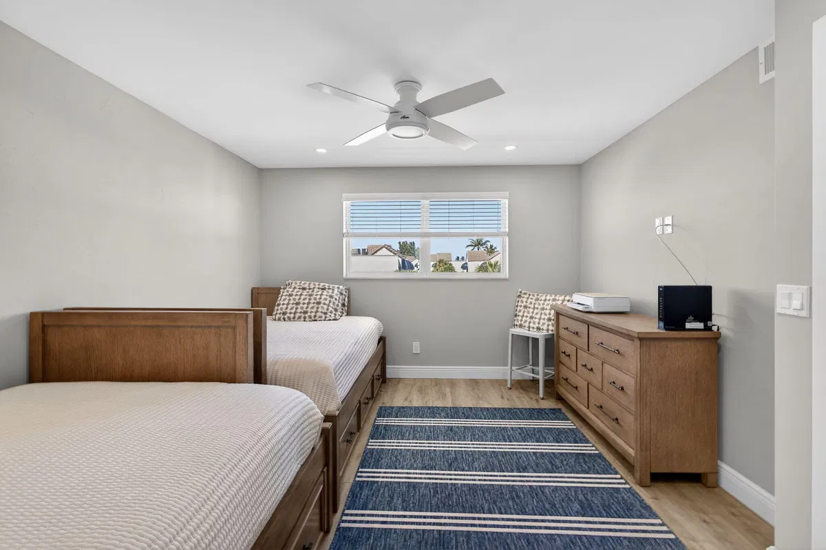 Unit 309 photo 22