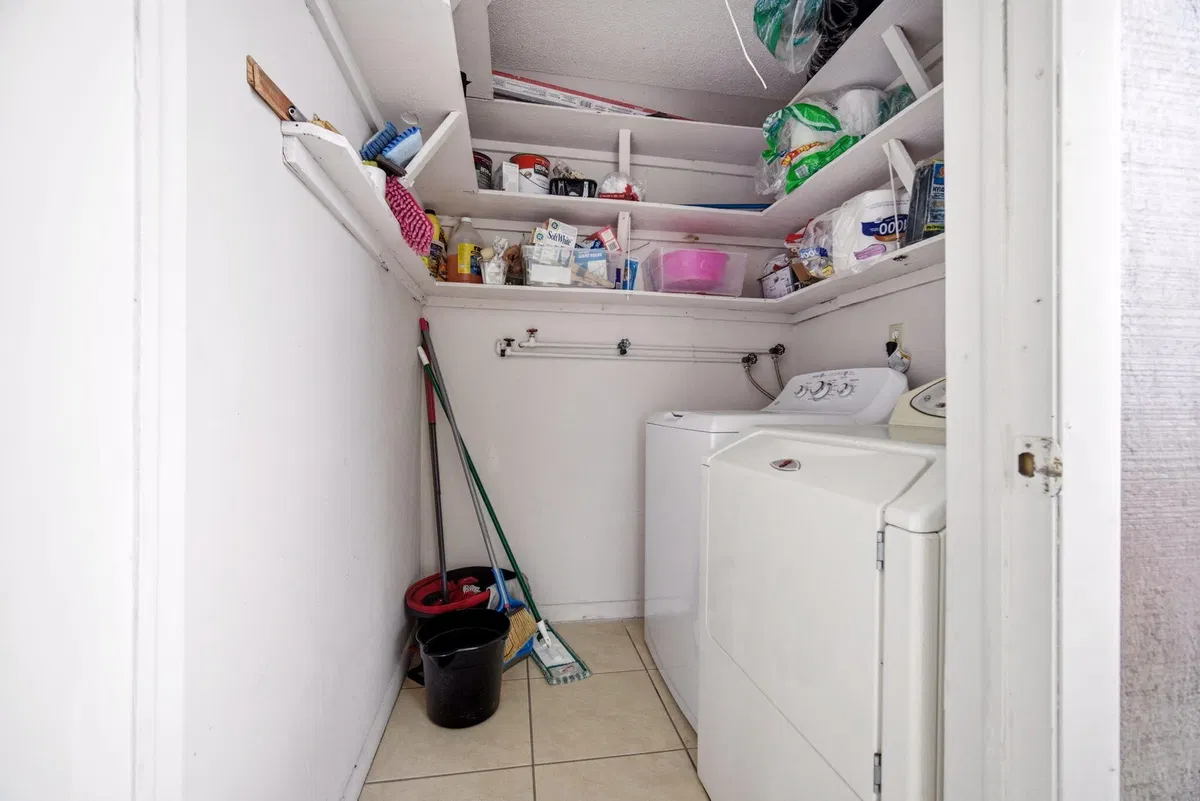 Unit 418 photo 19