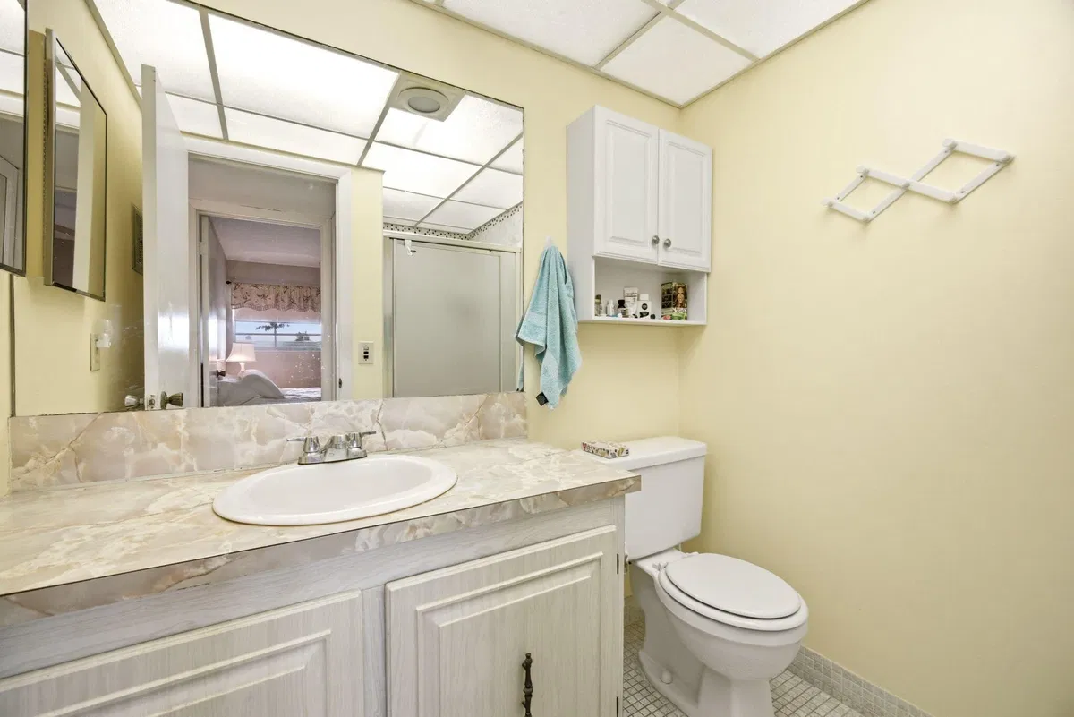 Unit 418 photo 22