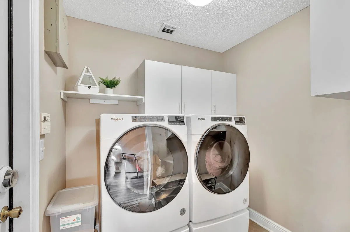 Residence photo 25